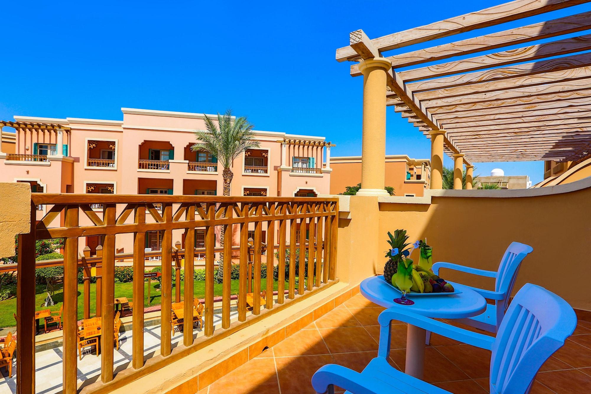 Charmillion Club Aquapark Hotel ชาร์มเอลชีค ภายนอก รูปภาพ Balcony of a villa