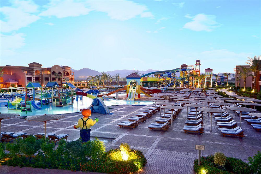 Charmillion Club Aquapark Hotel ชาร์มเอลชีค ภายนอก รูปภาพ The water park at the Hilton Luxor Resort