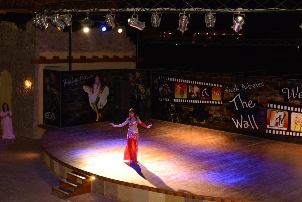 Charmillion Club Aquapark Hotel ชาร์มเอลชีค ภายนอก รูปภาพ The Wall performance