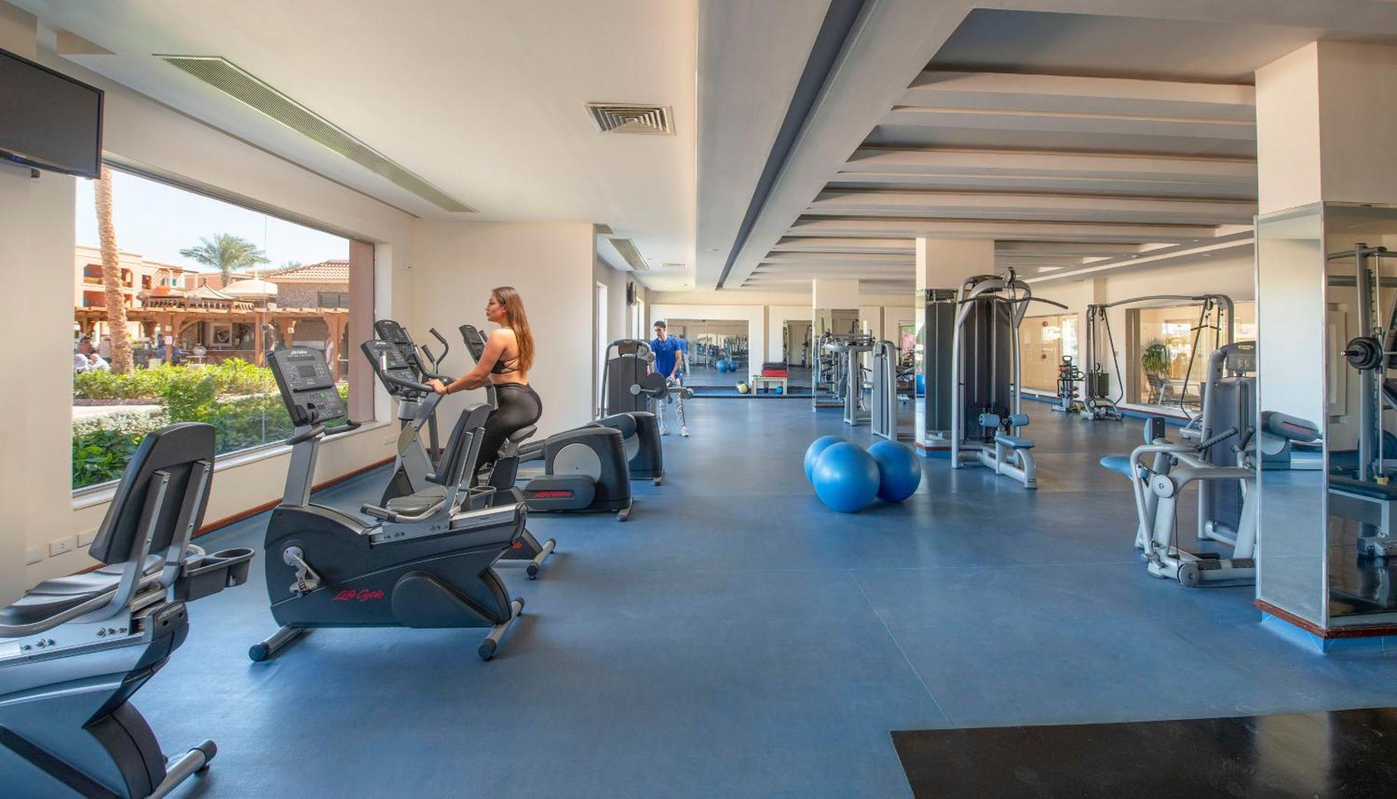 Charmillion Club Aquapark Hotel ชาร์มเอลชีค ภายนอก รูปภาพ The gym at the hotel